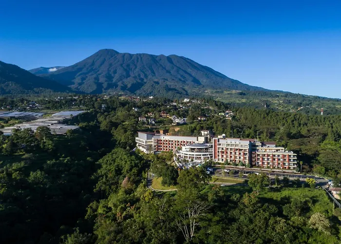 Pesona Alam &SpaHotel di Puncak